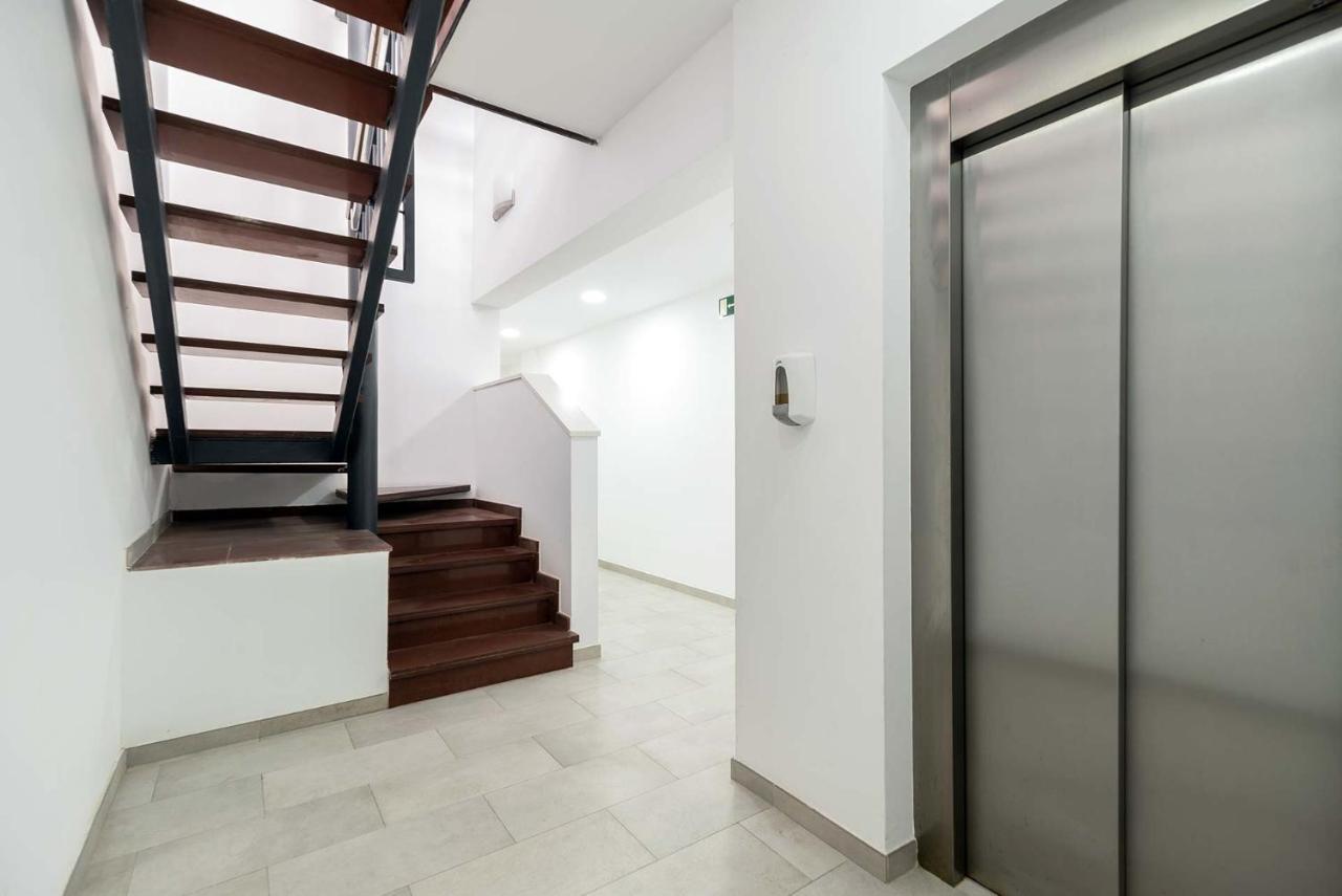 Castell Beach Aparthotel กาสเตย์เดเฟลส์ ภายนอก รูปภาพ
