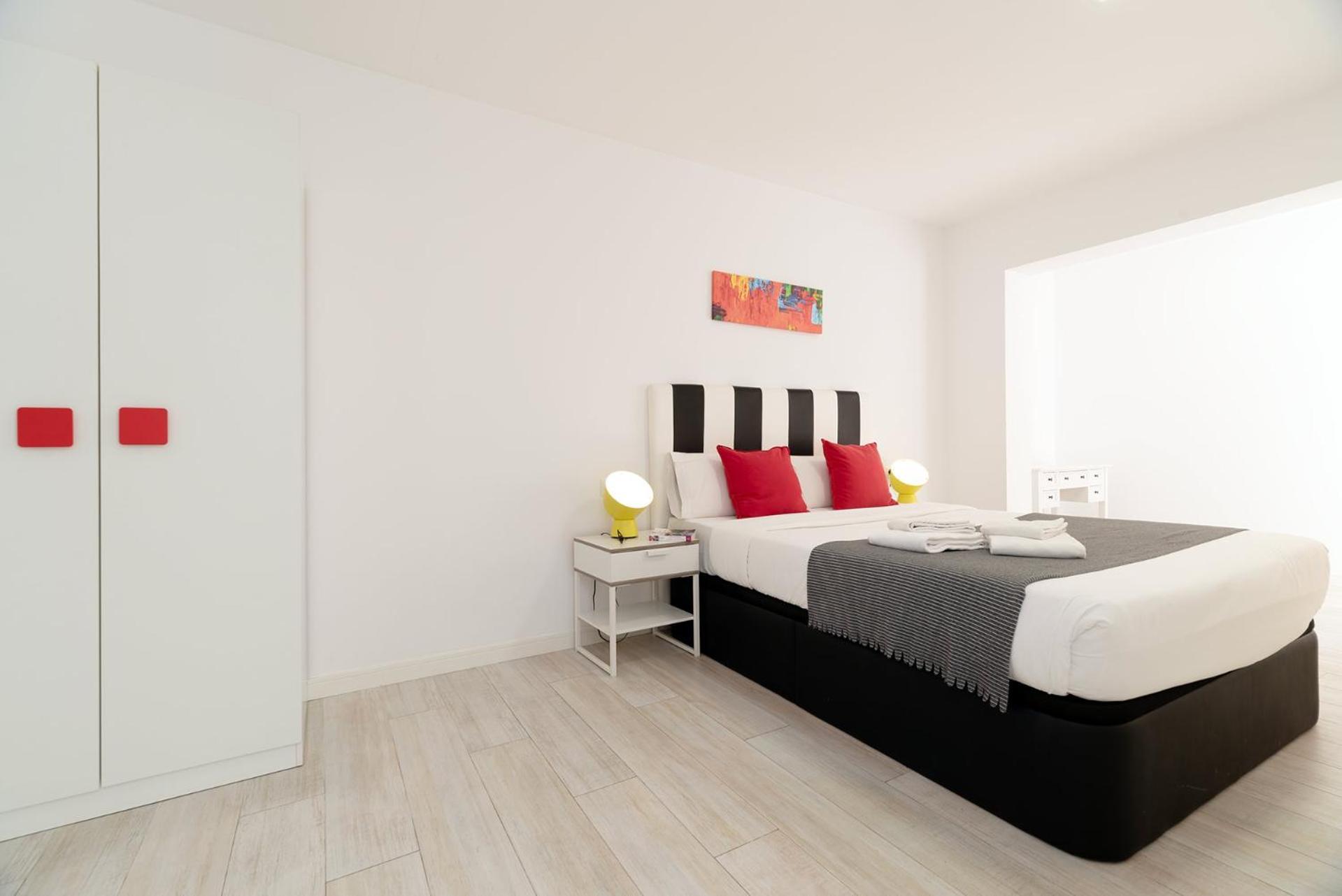 Castell Beach Aparthotel กาสเตย์เดเฟลส์ ภายนอก รูปภาพ