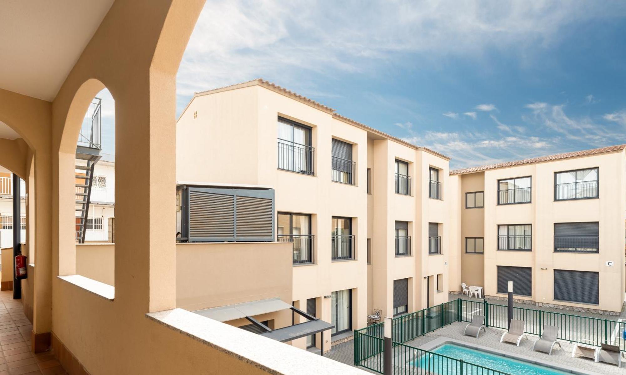 Castell Beach Aparthotel กาสเตย์เดเฟลส์ ภายนอก รูปภาพ