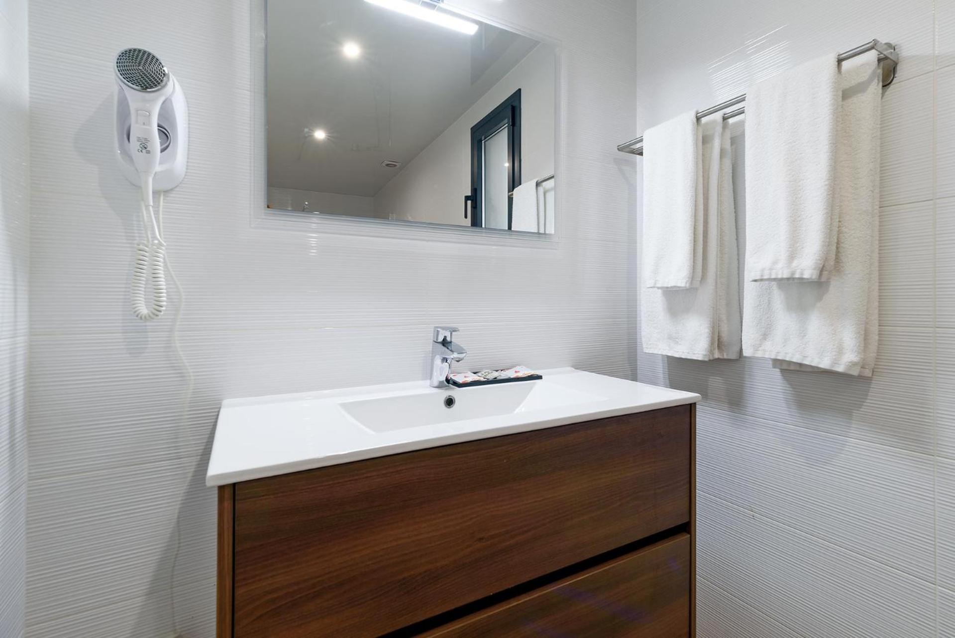 Castell Beach Aparthotel กาสเตย์เดเฟลส์ ห้อง รูปภาพ